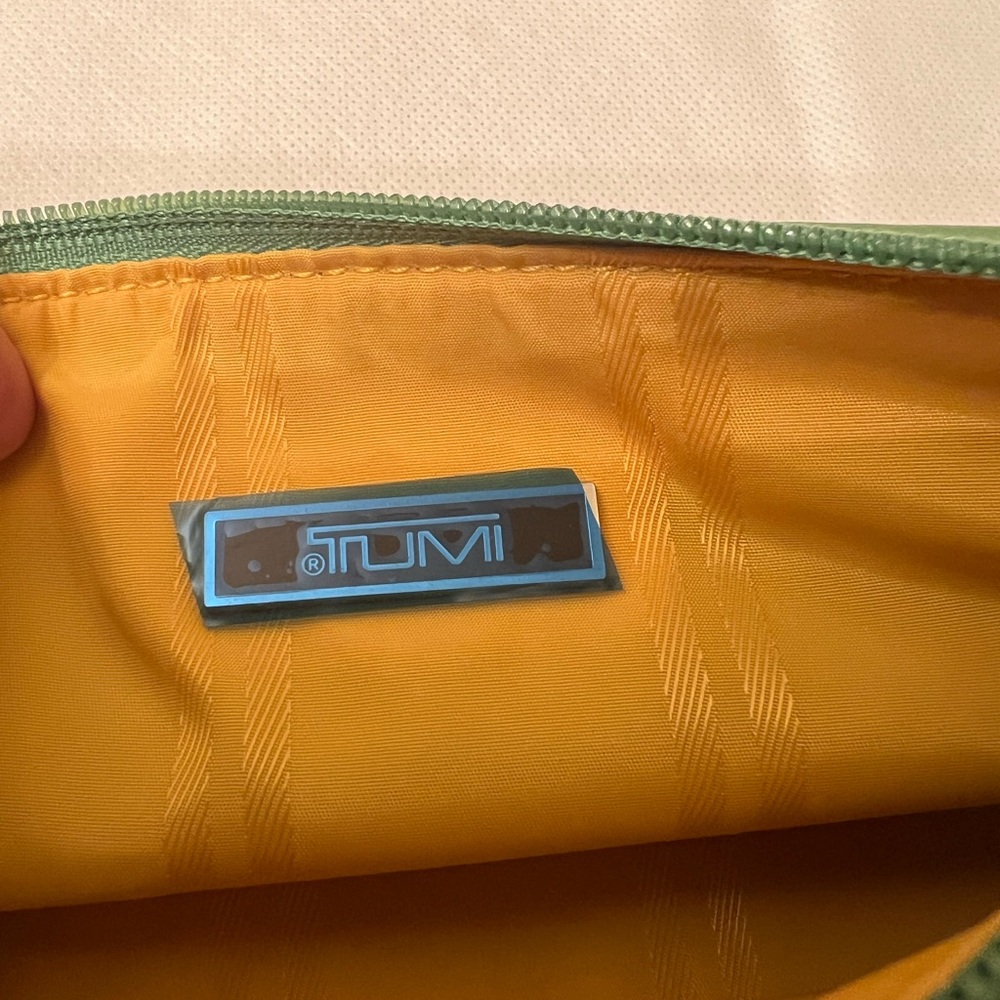 TUMI Cosmetic Pouch Bag NWT - Picture 5 of 7